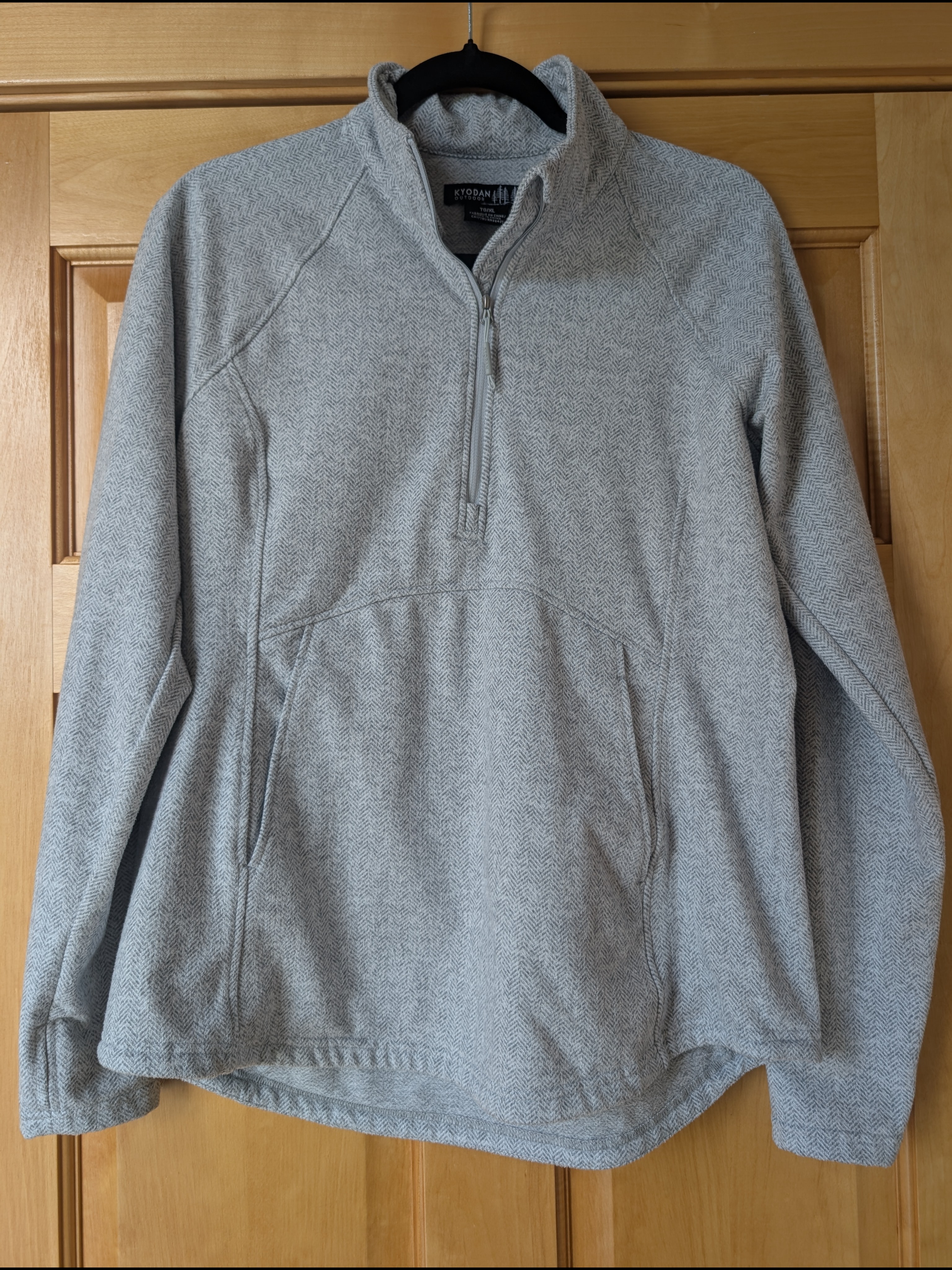 Kyodan Outdoor Light Gray Quarter-Zip Pullover